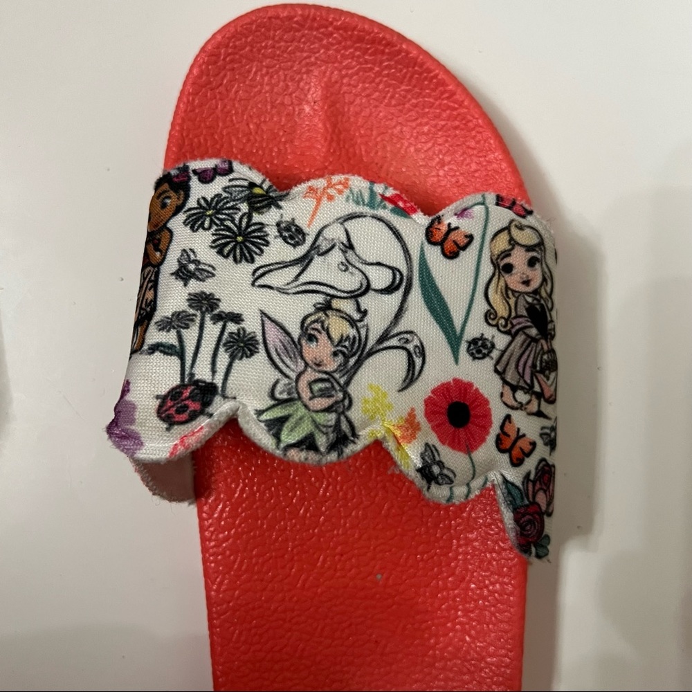 Used Disney Animators Collection Girls Slides - Size 9/10 - Picture 2 of 5
